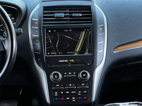 Used 2019 Lincoln MKC Reserve image 15