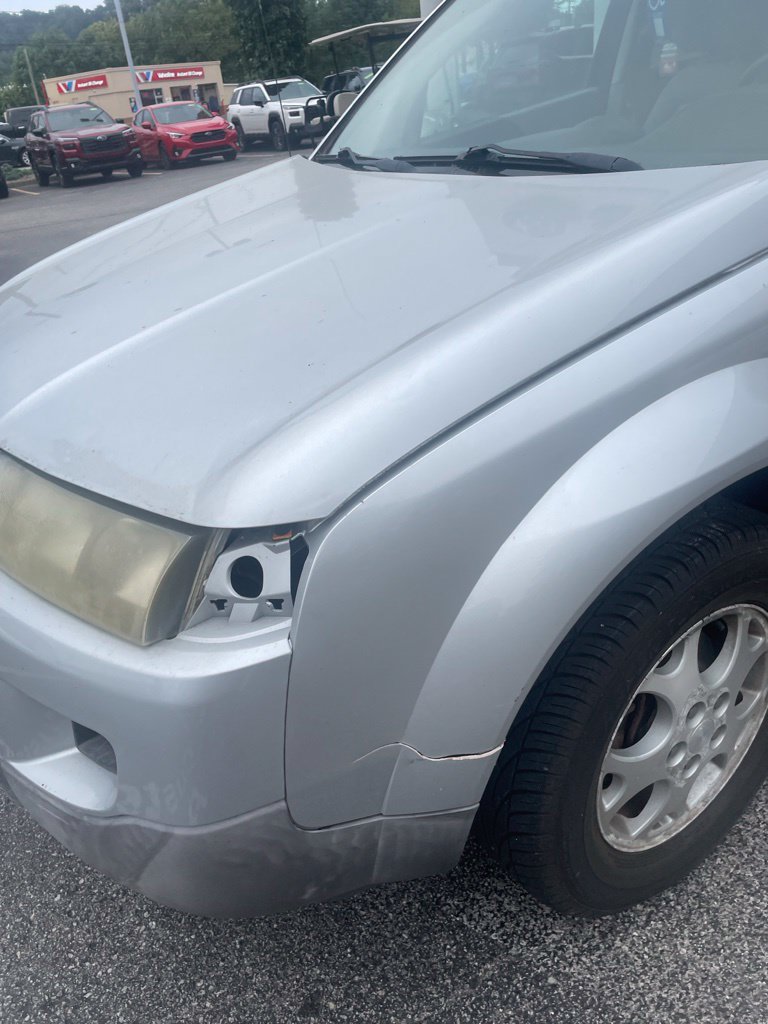 Used 2004 Saturn Vue 2WD w/ Sport Plus II Pkg image 3