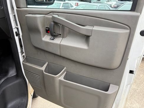 Used 2023 GMC Savana 3500 LS image 20