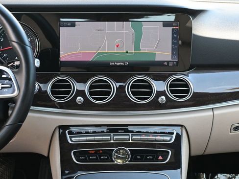 Used 2019 Mercedes-Benz E 300 image 11
