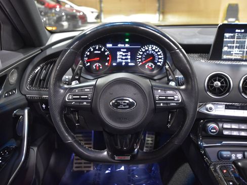 Used 2018 Kia Stinger GT2 image 23