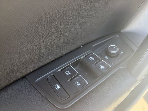 Used 2021 Volkswagen Tiguan SEL AWD/4WD image 13