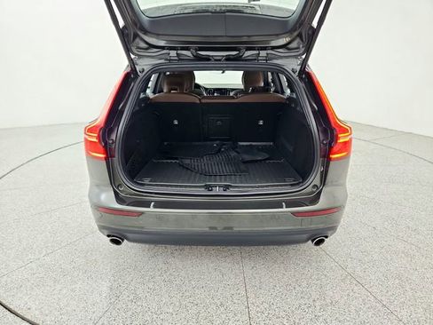 Used 2020 Volvo V60 T5 Momentum w/ Protection Package image 15