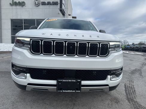 Used 2023 Jeep Wagoneer Series III w/ Premium Group I image 7