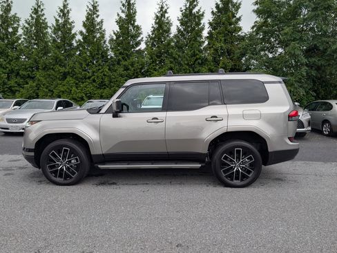 Used 2024 Lexus GX 550 image 6