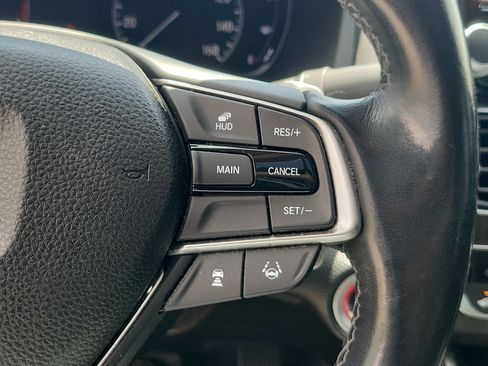 Used 2018 Honda Accord Touring image 26