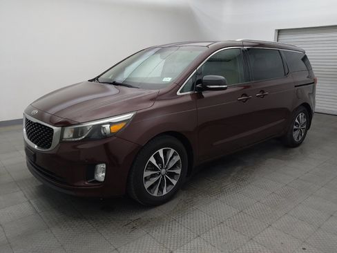 Used 2018 Kia Sedona SX FWD image 2