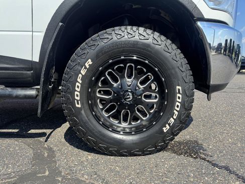 Used 2017 RAM 3500 Tradesman w/ Chrome Appearance Group AWD/4WD image 9