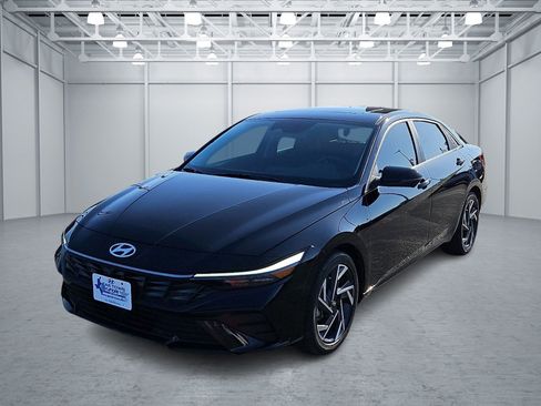 Certified 2024 Hyundai Elantra Limited FWD image 1