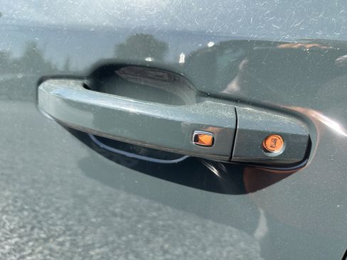 Used 2025 Chevrolet Silverado 1500 LT RWD image 13