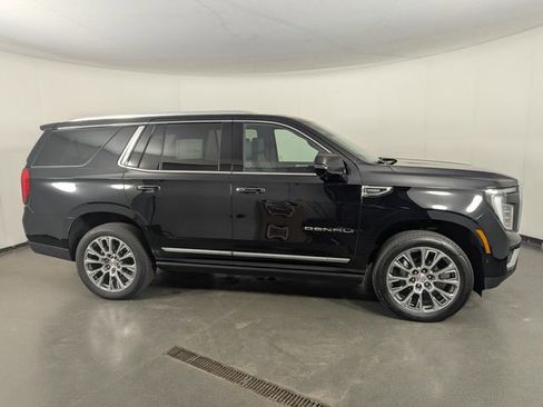 Used 2025 GMC Yukon Denali w/ Denali Reserve Package AWD/4WD image 8
