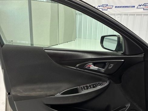 Used 2020 Chevrolet Malibu LT FWD image 15