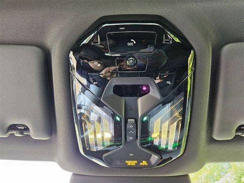 Used 2024 BMW 540i xDrive w/ Premium Package image 18