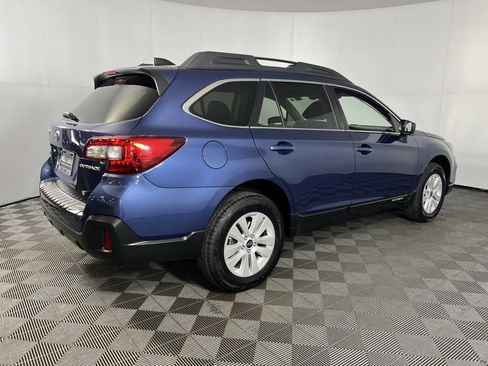 Used 2019 Subaru Outback 2.5i Premium image 5