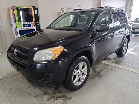 Used 2011 Toyota RAV4 4WD image 2