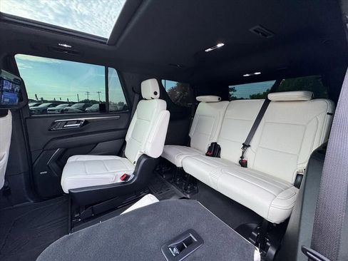 Used 2025 Chevrolet Tahoe Premier AWD/4WD image 14