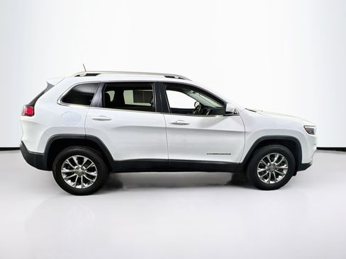 Used 2019 Jeep Cherokee Latitude Plus w/ Cold Weather Group AWD/4WD image 4