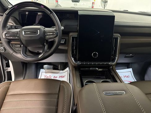 Used 2026 GMC Yukon Denali Ultimate AWD/4WD image 17