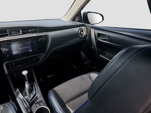 Used 2017 Toyota Corolla SE FWD image 19