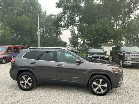 Used 2019 Jeep Cherokee Limited AWD/4WD image 4