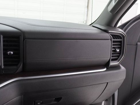 Used 2025 GMC Sierra 1500 SLT RWD image 17
