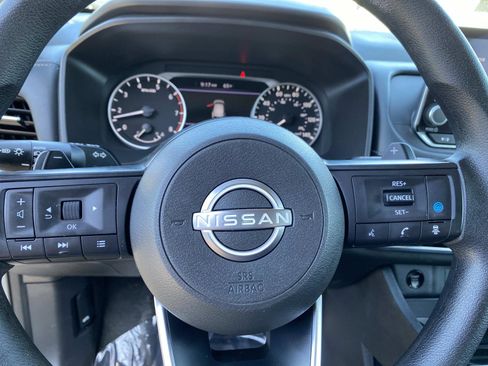 Used 2024 Nissan Rogue SV AWD/4WD image 16