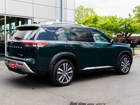 Used 2022 Nissan Pathfinder Platinum w/ Cargo Package AWD/4WD image 6