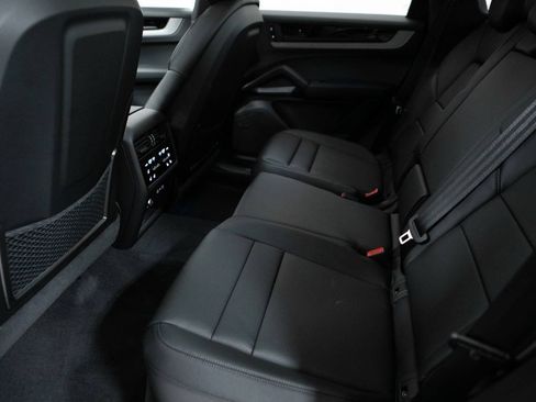 Certified 2026 Porsche Cayenne S AWD/4WD image 36