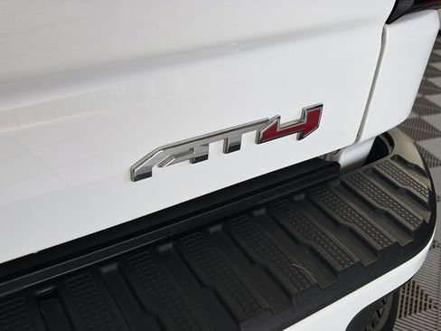 Used 2024 GMC Sierra 1500 AT4 w/ AT4 Premium Package AWD/4WD image 9