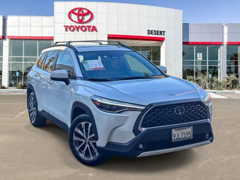 Used 2023 Toyota Corolla Cross XLE w/ Convenience Package FWD image 1