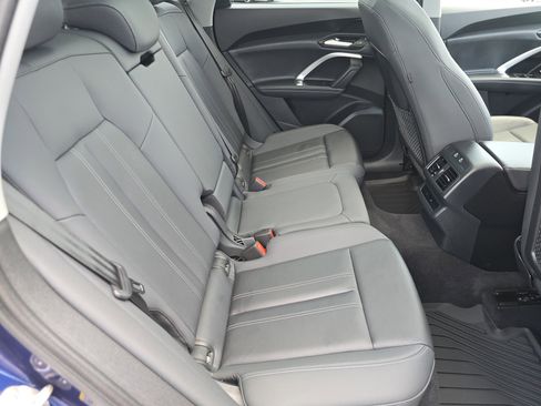 Certified 2025 Audi Q5 Premium w/ Convenience Package AWD/4WD image 18