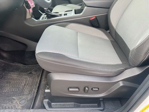 Used 2017 Ford Escape SE w/ Equipment Group 201A image 16