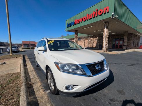 Used 2015 Nissan Pathfinder Platinum w/ Cargo Package image 1