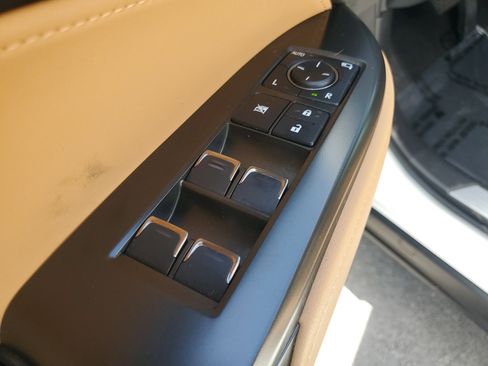 Used 2024 Lexus NX 250 NX 250 w/ Towing Package (2000 Lbs) image 19