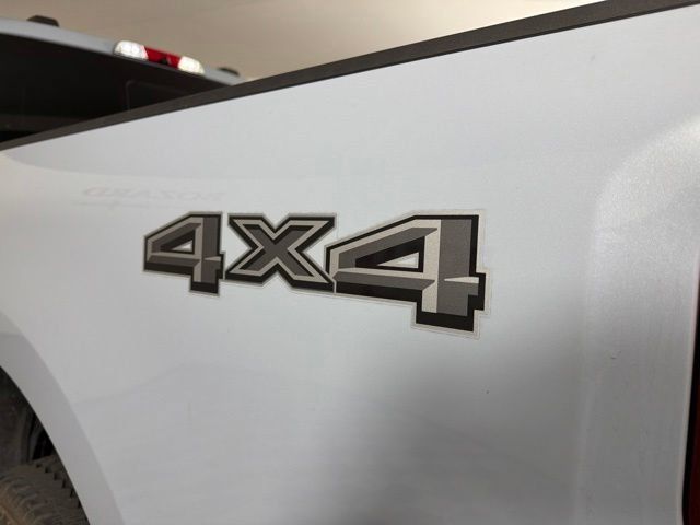 Used 2024 Ford F350 Lariat w/ Black Appearance Package AWD/4WD image 32