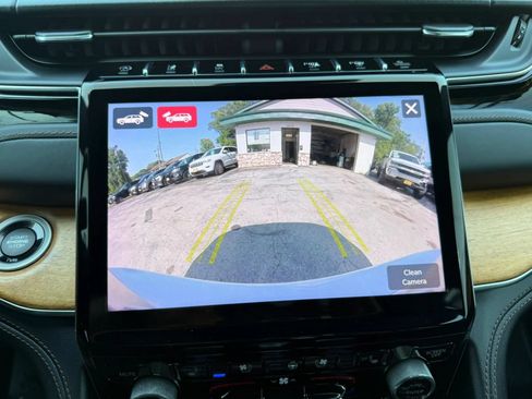 Used 2022 Jeep Grand Cherokee Summit AWD/4WD image 30