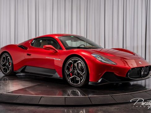 Used 2022 Maserati MC20 Coupe image 2