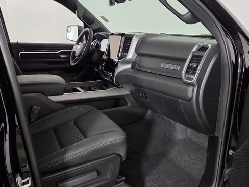 New 2026 RAM 1500 4x4 Crew Cab image 32