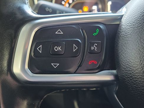 Used 2018 Jeep Wrangler Unlimited Sahara image 17