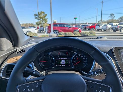 Used 2024 Chevrolet Equinox Premier image 31