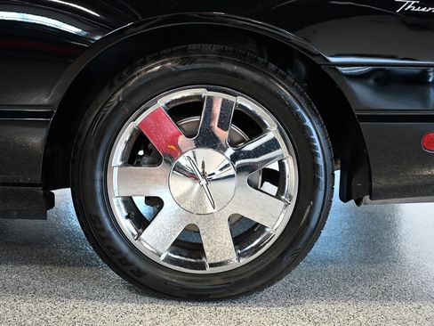 Used 2002 Ford Thunderbird RWD image 16