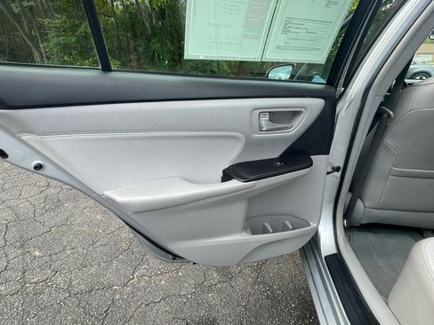 Used 2015 Toyota Camry XLE image 20