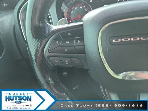 Used 2019 Dodge Charger Scat Pack w/ Dynamics Package RWD image 13