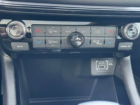 New 2026 Jeep Compass Latitude w/ Sun and Sound Group image 18