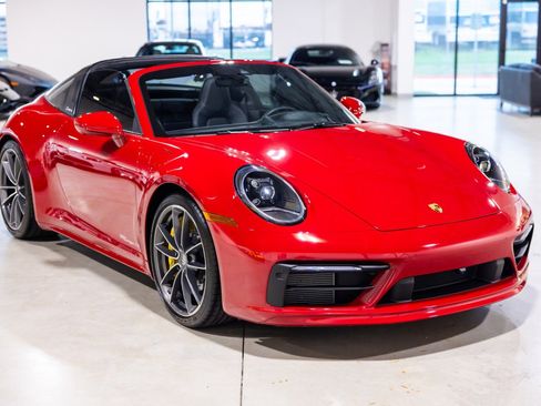 Used 2021 Porsche 911 Targa 4S Heritage Design image 10