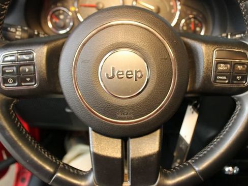 Used 2017 Jeep Wrangler Unlimited Rubicon w/ Cold Weather Group AWD/4WD image 19