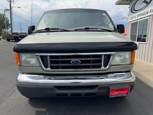 Used 2006 Ford E-150 and Econoline 150 RWD image 8