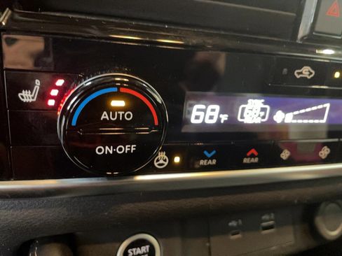 Used 2021 Nissan Rogue SL image 7