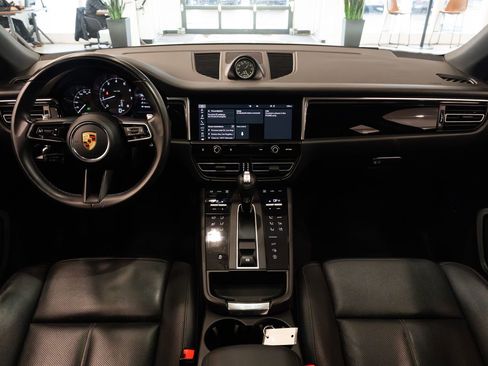 Used 2022 Porsche Macan w/ Premium Package Plus AWD/4WD image 9