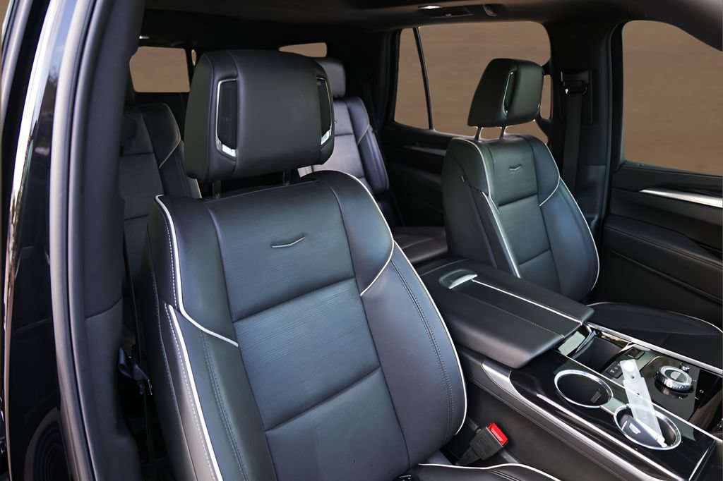Certified 2025 Cadillac Escalade Sport w/ LPO, ONYX Package RWD image 30